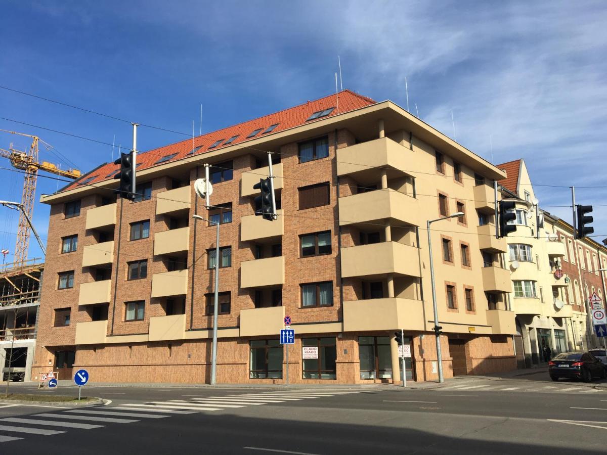 Queen Apartman Debrecen Exteriör bild